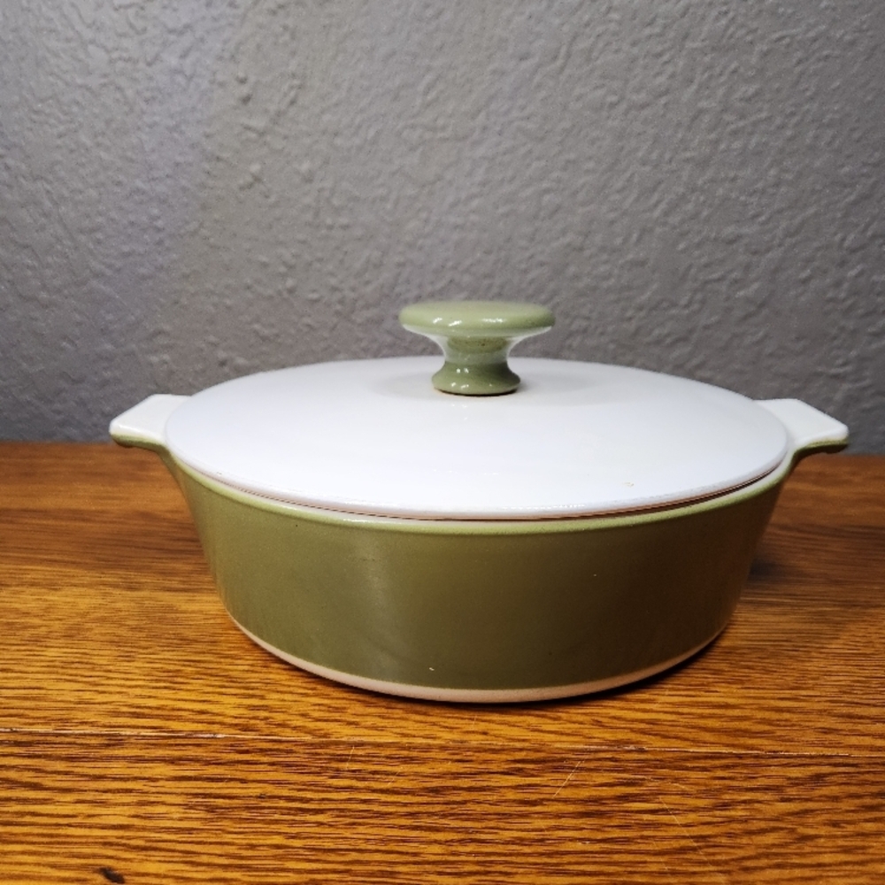 Corningware Covered Casserole Dish P-701-B